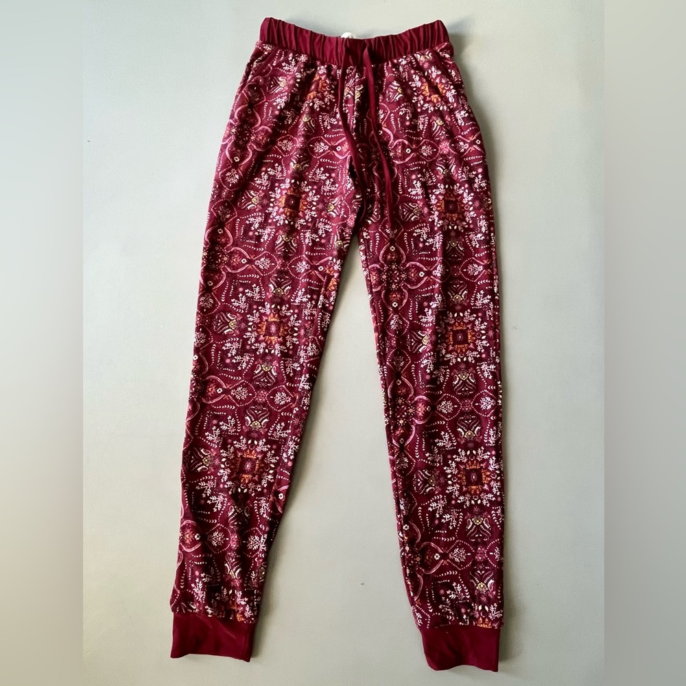 Mudd Kohl’s Dark Pink Magenta Paisley Print Super Soft Jogger Pants with Pockets